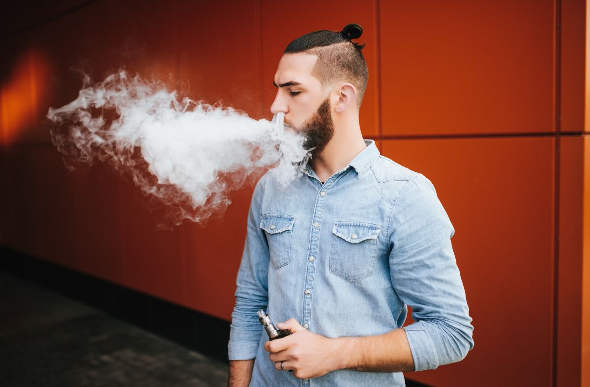10 ข้อดีของบุหรี่ไฟฟ้า ที่ควรรู้ การสูบบุหรี่ไฟฟ้าหรือบุหรี่พอต อาจจะเป็นหัวข้อที่ที่มีการโต้แย้งตลอดเวลาในสังคมไทย บทความนี้จะบอกทุกอย่าง